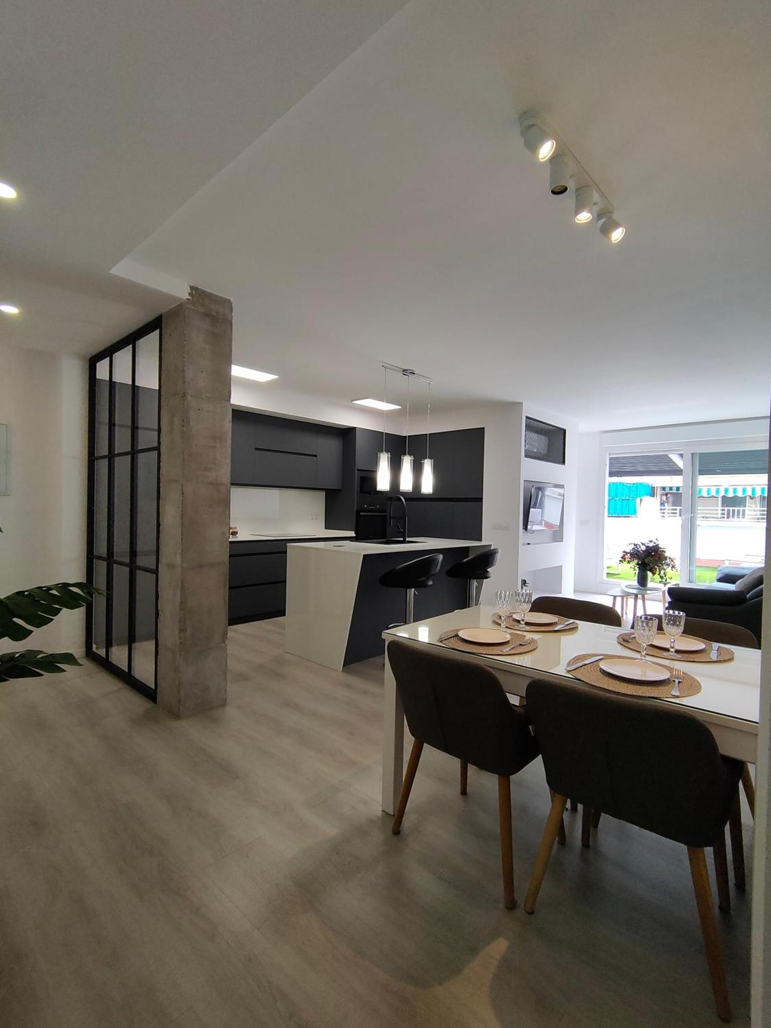 Casa Mallen, Con Amplia Terraza, En El Barrio De Nervion Sevilla Dış mekan fotoğraf