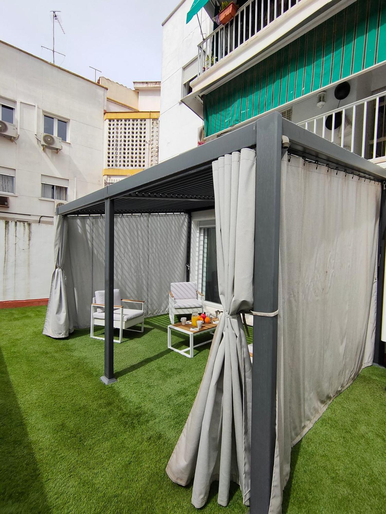 Casa Mallen, Con Amplia Terraza, En El Barrio De Nervion Sevilla Dış mekan fotoğraf